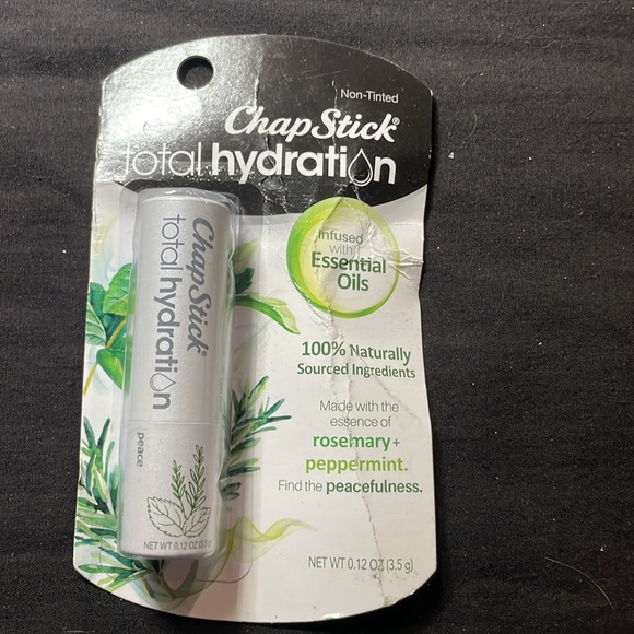 4 packs of different chapsticks - Picture 4 of 5